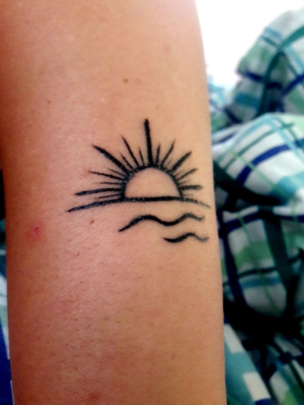 SUN RISE  SUN SET           sunrise sunset tattoo  fingertattoo fineline finelinetattoo smalltattoo littletattoo  Wicky  Nicky wickynicky on Instagram