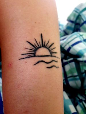 Sunrise / Sunset tattoo done at The Tattoo Gallery off Blanding Blvd in Jacksonville Florida by Kerry Ann  #sunrise #sunset #minimalist #minimalistic 
