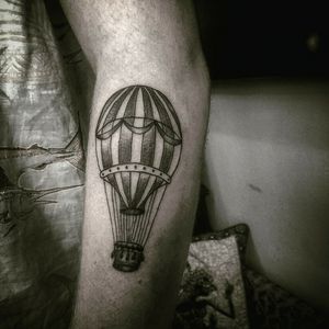 Fine lines and Dotwork Vintage Air Baloon. #tattooist #tattoo #tattoodesign #tattooartist #tattooart #berlintattoo #berlintattooists #berlintattooartist #indonesiantattooartist #Indonesian #meaningfulltattoo #tattoer #tattoolovers #customstattoo #finelinetattoo #airbaloontattoo #vintagetattoo #inked #madeforartists #baloontattoo #cutetattoos #linestattoo #dotworktattoo #dotwork #blackworktattoo #berlinfinest