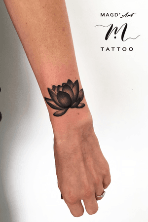 #tattooart #tattooartist #tattoo #fiorediloto #lotustattoo #flower #flordelotus 