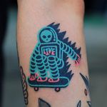 Tattoo by Zzizzi #Zzizzi #skateboardingtattoos #skatetattoos #skateboarding #skateboard #skateordie #thrasher #astronaut #alien #handpoke