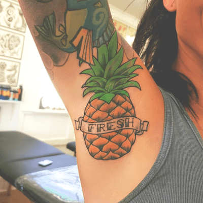 Fresh Pineapples. Smell my armpit. #pineapple #pineappletattoo #armpit #armpittattoo #colortattoo #colortattoos #crazytattoo #cool 