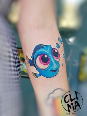 Dory #tattoo #tattoos #tattooed #tattooedgirls #tattooart #tattooing #ink #inked #inkedgirls #dory #findingdory #disney #pixar #cartoon #art #illustration #cartoonart #dory🐠 #doryfish #nemo