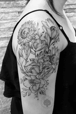 #flowertattoo #tatuagensfemininas #tatuagem #blackwork #blackworktattoo #brasil #ricardomarinho13 