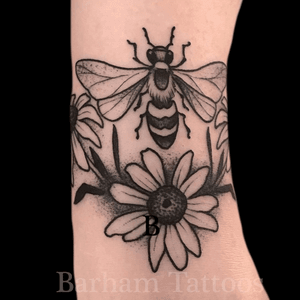 Bee and florals by @barhamtattoos 