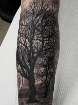Spooky tree filler. #tree #treetattoo #realism #realistictattoo #blackandgrey #blackandgreytattoo #guyswithtattoos #knoxville #knoxvilletattoo