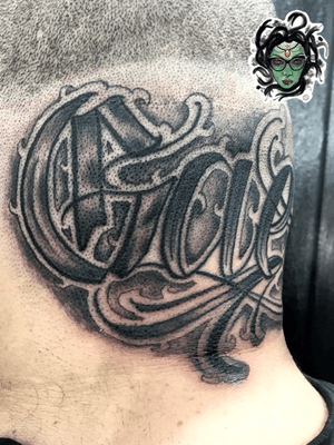 #NaneMedusaTattoo #tattoo #tatuagem #tattooart #tattooartist #tattoolover #tattoodoBR #riodejaneiro #tatuadora #lettering #letteringtattoo #caligraphy #caligraphytattoo #tatuadoras #viperink #tattooja #letteringinsoul #letteringcartel #letraspraquetequero #script #masteroflettering #medusa 
