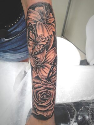 Tattoo flores e borboletas