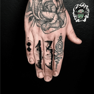 13#NaneMedusaTattoo #tattoo #tatuagem #tattooart #tattooartist #tattoolover #tattoodoBR #riodejaneiro #tatuadora #lettering #letteringtattoo #caligraphy #caligraphytattoo #tatuadoras #FREE