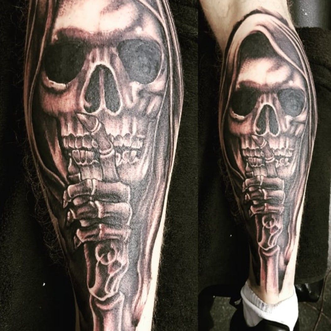 Black Ink Skull Tattoo On Right Leg Calf By Boris Backert