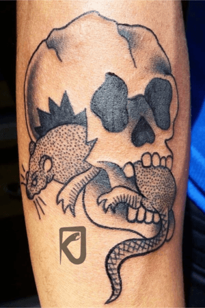 #traditional #bng #blackandgrey #skull with #dotwork #rat 