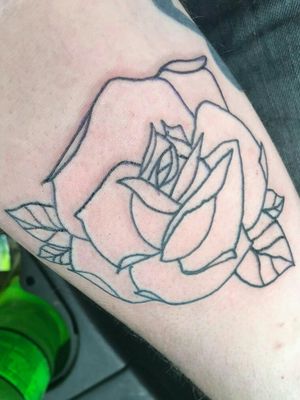 Traditional rose outline 