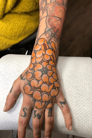 Done by @bramkoenen - Resident Artist @swallowink @iqtattoogroup tat #tatt #tattoo #tattoos #tattooart #tattooartist #dotwork #dotworktattoo #color #colortattoo #flower #flowertattoo #hand #handtattoo #ink #inkee #inkedup #inklife #inklovers #art #bergenopzoom #netherlands