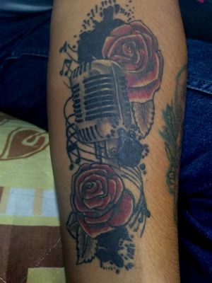 microphone with rose