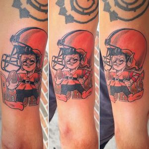 Browns tattoo #brownstattoo #footballtattoo #sportstattoos #armtattoos #colortattoo 