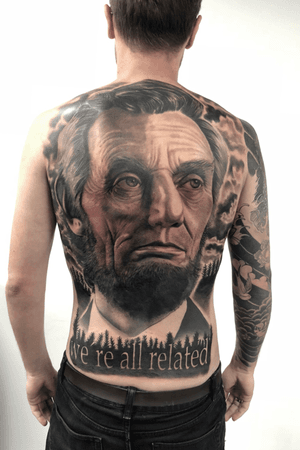 Full back! #abrahamlincoln #president #UnitedStates #fullbacktattoo #fullback #hugetattoo #realistic #realism #tattoooftheday #portrait #portraittattoo #blackandgrey 