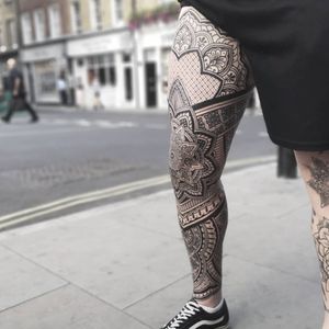 Most lines healed, most black fresh. 4 and a half days in two big chunks and pure strength and dedication. Thanks so much for travelling down from Aberdeen and generally being a model customer. Looking forward to seeing the healed pictures! •#legsleeve#geometrictattoos#geometrychaos#blacktattoos#blacktattooing#dotworktattoos#mandalatattoo#uktta#ldnttt#sohotattoo#londontattoo#femaletattooartists