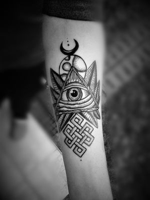 Mystic tattoo.  #karma #illumineye #illumination  #triangle #blackAndWhite  #blacktattoo #eye 