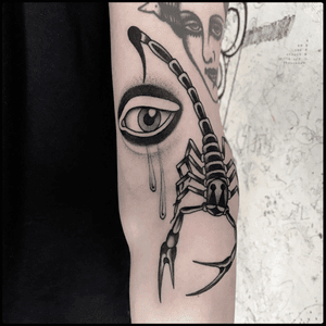 #totemica #tunguska #black #scorpion #eye #tears #arachnida #tattoo #originalsintattooshop #verona #italy #blacktattooart #tattoolifemagazine #tattoodo #blackworkers #blackwork 