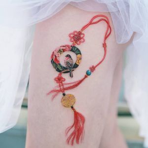 Norigae ornamented with small bird and peony.#tattooistsion#flowertattoo #floraltattoo #Korea #KoreanArtist #tattooistsion #colortattoo #flower #flowers #oriental 