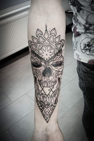 First tattoo 💖#geometric #mandala #skull 