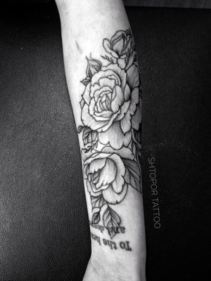 Flower bunch, letters aren't mine.#flowertattoo #flower #peonytattoo #peonies #girly #shtoportattoo #whipshading #linework #dotwork #blackwork #graphictattoo #armtattoo #dnioro #ukrainianartist #ukraine #tattooapprentice #tattedgirls #tattedup #tattoedgirl #tattoed 