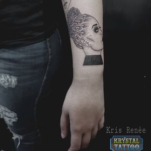 Instagram @krystaltattoo_piercing Tatuadora: @renee_kris Tel.: +55 (92) 984213248 🇧🇷MANAUS-AM - BRASIL 🇧🇷 #tattoo #tatuagem #blacktattoos #blacktattoo #pontilhismo #tatuagempontilhismo #krystaltattoo #manaus #amazonas #brasil #girlswithtattoos #tattooGirls 