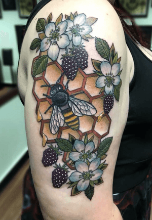 For Claire. Lines are healed, colour is fresh. #lewishazlewood #lewishazlewoodtattoo #staganddaggertattoo #somerset #uk #neotraditional #neotraditionaltattoo #neotrad #neotradtattoo #colourtattoo #honeycomb #honeycombtattoo #bees #beetattoo #berries #berrytattoo #flowers #floral #floraltattoo 
