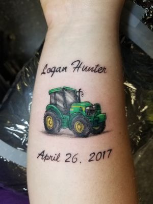 #tractor #tractortattoos #johndeere #color #realistictattoo #realism #wristattoo 