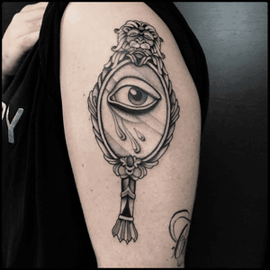 #totemica #tunguska #black #mirror #eye #tears #lion #tattoo #southink #southinktattoo #napoli #italy #blacktattooart #tattoolifemagazine #tattoodo #blackworkers #blackwork 