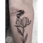 Fineline Bumblebee Tattoo | Singleneedle | Customdesign