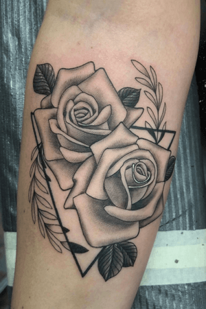 Done by @lbatattoos - Resident Artist @swallowink @iqtattoogroup #tat #tatt #tattoo #tattoos #tattooart #tattooartist #blackandgrey #blackandgreytattoo #triangle #triangletattoo  #neotraditionaltattoo #neotraditional #roses #rosestattoo #ink #inkee #inkedup #inklife #inklovers #art #bergenopzoom #netherlands