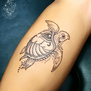 Little Turtle 🐢 #turtle #jewel #tattoos #Reminisce #Reminiscetattoo #bangkok #bangkoktattoo #thaitattoo #Thailand
