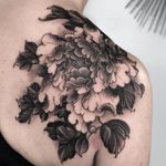 Tattoo by Fibs #Fibs #ElFibs #Japanese #illustrative #darkart #blackandgrey #peony #flower #floral #leaves