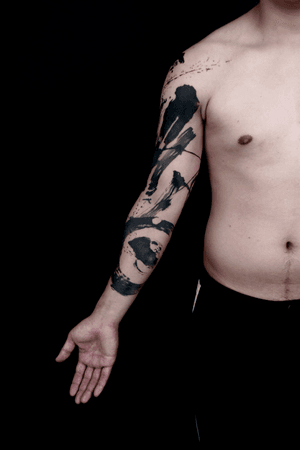 Brush stroke tattoo, IG :hanu_tattoo #tattoo #tattoodo #brushstroke #blackwork #blackworktattoo #hanutattoo #korea #Seoul 