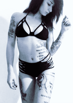 #tattoedgirl #love #tattooart #dreamcatcher #realistic #mandala #arm #leg #blackandgrey #blacktattoo #watercolor #detail #japanesetattoo #color #trashpolka #black #red #dad #luca #love 