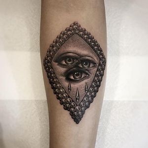 Tattoo by Alex Garcia #AlexGarcia #eyetattoos #eyetattoo #eye #anatomy #realistic #realism #strange #surreal #thirdeye #pearls #tears #blackandgrey