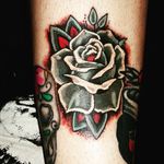 Old skool traditional rose tattoo #traditionaltattoos #traditionaltattoo #traditional #tradional #traditionalrosetattoo #oldskooltattoos #oldskool #rose #rosetattoo 