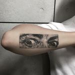 Tattoo by Qian Hong #QianHong #SalvadorDalitattoos #Dalitattoos #Dali #salvadordali #surrealism #surreal #painter #fineart #blackandgrey #eyes #portrait