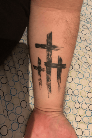 3 crosses brushed