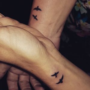 Best friends tattoo #birds #bestfriends #bestfriendstattoo #bestfriendshand 