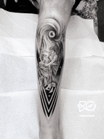 By RO. Robert Pavez • Génesis 32:22-30 (R.V.) • Done in studio Chronic ink • 2018 #engraving #dotwork #etching #dot #linework #geometric #ro #blackwork #blackworktattoo #blackandgrey #black #tattoo #fineline