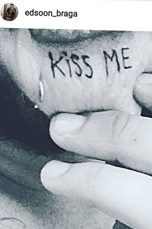 Kiss me 🖤