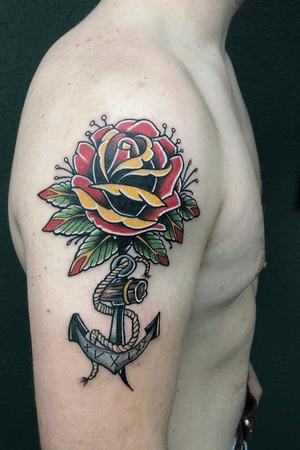 Done by Stevie Guns (colab with @lbatattoos ) - Resident Artist @iqtattoogroup @swallowink #tat #tatt #tattoo #tattoos #tattooart #tattooartist #blackandgrey #blackandgreytattoo #color #colortattoo #roses #rosetattoo #anchor #anchortattoo #theguns #ink #inkee #inkedup #inklife #inklovers #art #bergenopzoom #netherlands