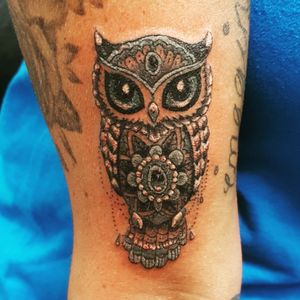 Tiny owl tattoo #owltattoos #owltattoo #owl #lilowl #littleowl 