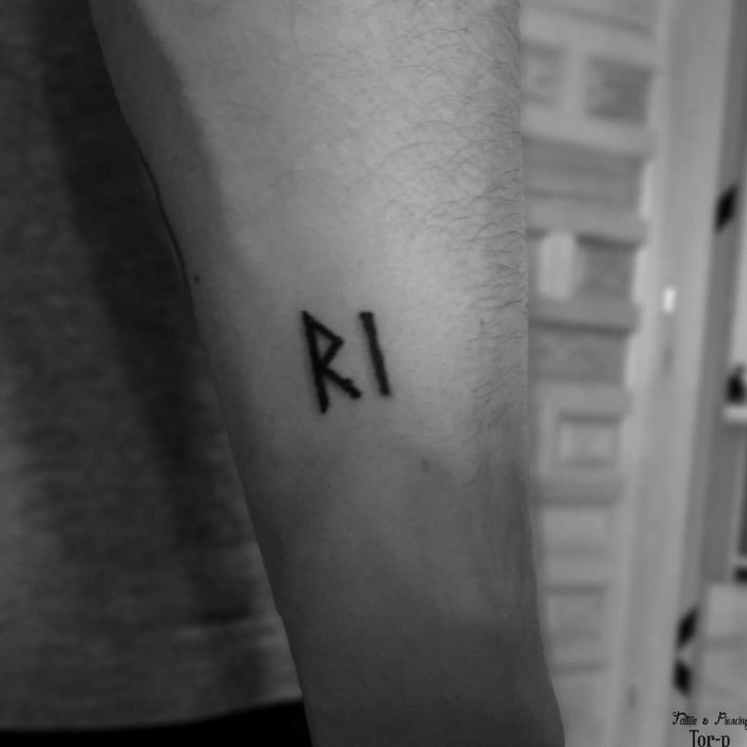 963 Letter R Tattoo Images Stock Photos  Vectors  Shutterstock