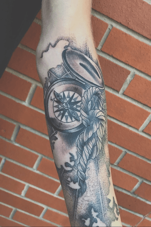 Nautical peice done using traditional shading and dotwork to give an oldtime look to the mapped background. 