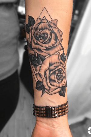 roses tattoos on arm for girls