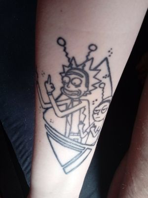 Tatuagem de Rick and Morty, feita na Cia do Piercing, Palhoça, SC.