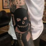 Tattoo by JS Klegka #JSKlegka #blastovertattoo #blastovertattoos #blastover #coverup #blackwork #skull #skullandcrossbones #death